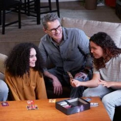 Hasbro Cluedo Verrat In Der Villa, Brettspiel -Spielwarenladen Hasbro Cluedo Verrat in der Villa Brettspiel@@1858539 10