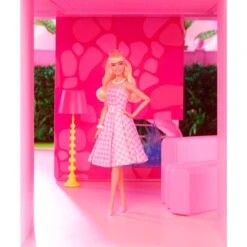 Mattel Barbie Signature The Movie - Margot Robbie Als Barbie Puppe Zum Film Im Rosa-weißen Karo-Kleid, Spielfigur -Spielwarenladen Mattel Barbie Signature The Movie Margot Robbie als Barbie Puppe zum Film im rosa wei en Karo Kleid Spielfigur@@1918858 6